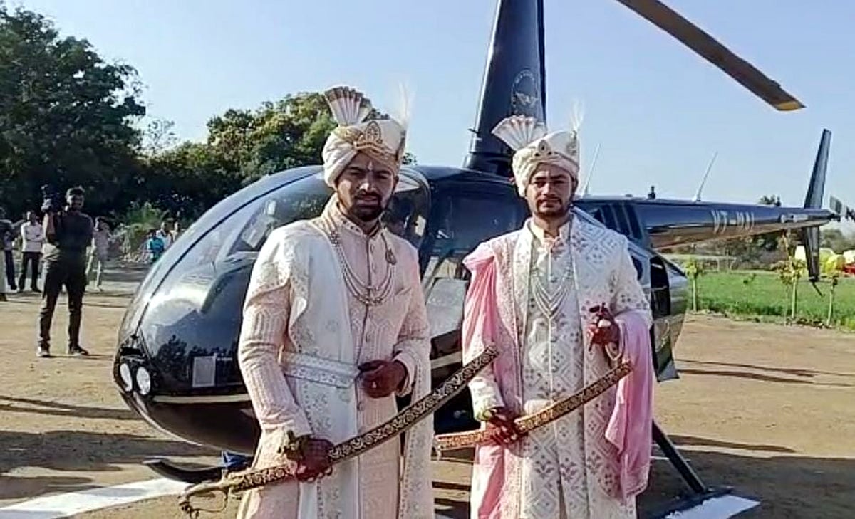 Bhopal: Two cousins of Kurana village take their baraat in chopper to Shujalpur; WATCH video