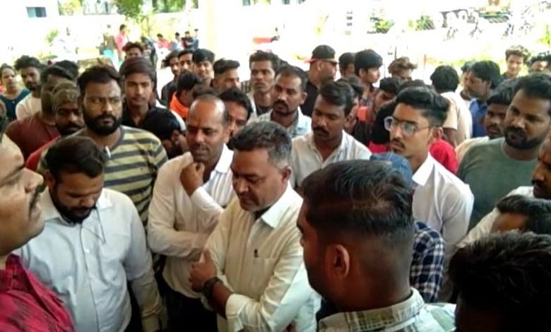Madhya Pradesh: Minor girl goes missing, VHP, Bajrang Dal recite Hanuman Chalisa in Agar