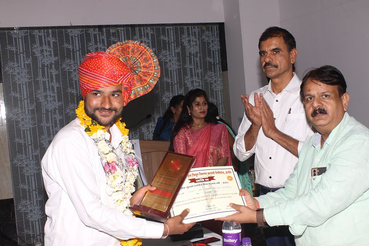 Indore: Linemen honoured at 9 places in district