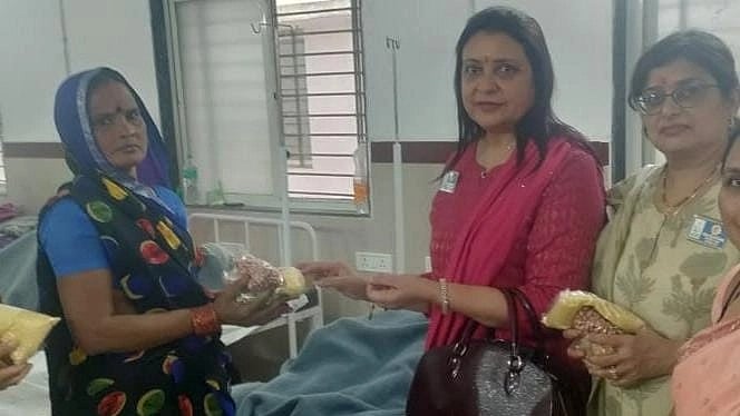 Mhow News Diary: Inner Wheel Club distributes stationery to students, gifts benches to hospitals in Mhow 