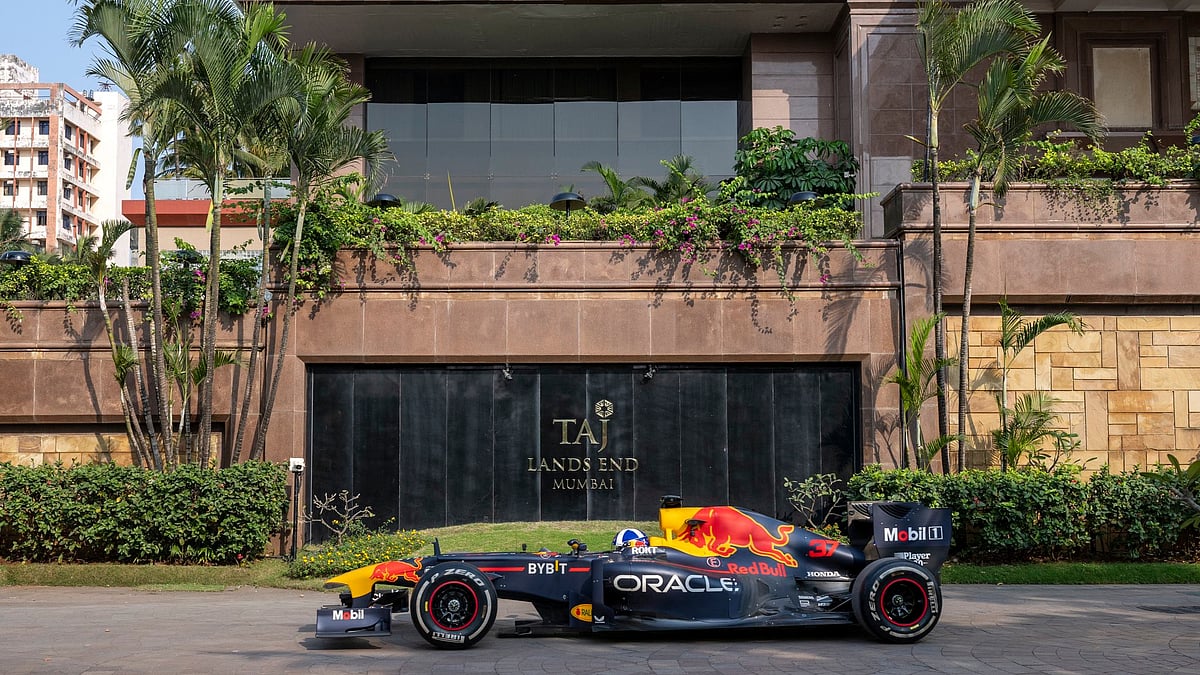 Red Bull Showrun Mumbai: David Coulthard leaves F1 fans in awe with donuts, burnouts at Bandra; Watch