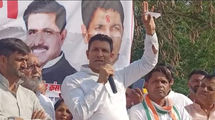 Madhya Pradesh: Former minister Jitu stage protests outside Collectorate in Gwalior, raise farmers' issues