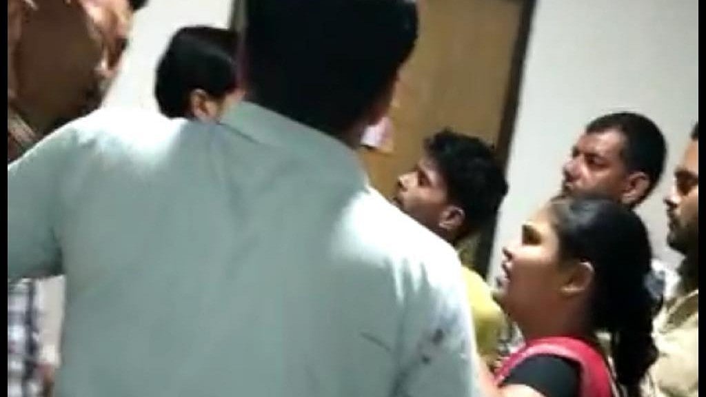 MP: Scuffle breaks out between patient's relatives & nursing officer in Morena over medicine, video surfaces