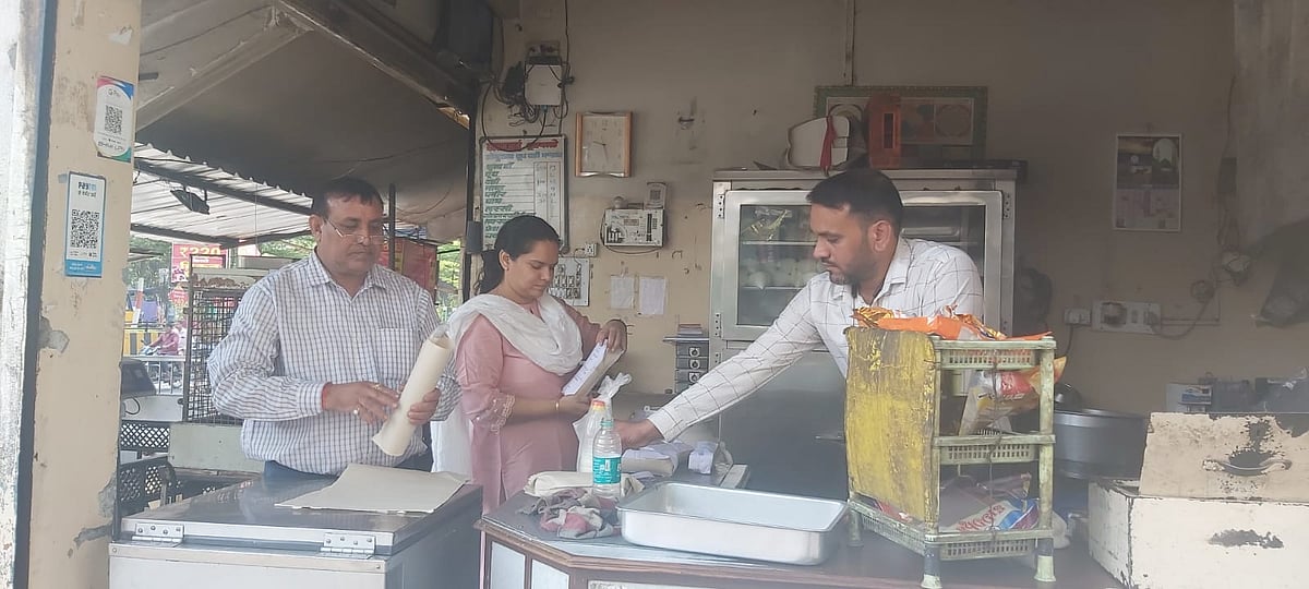 Indore: Crackdown on dairies, milk parlours