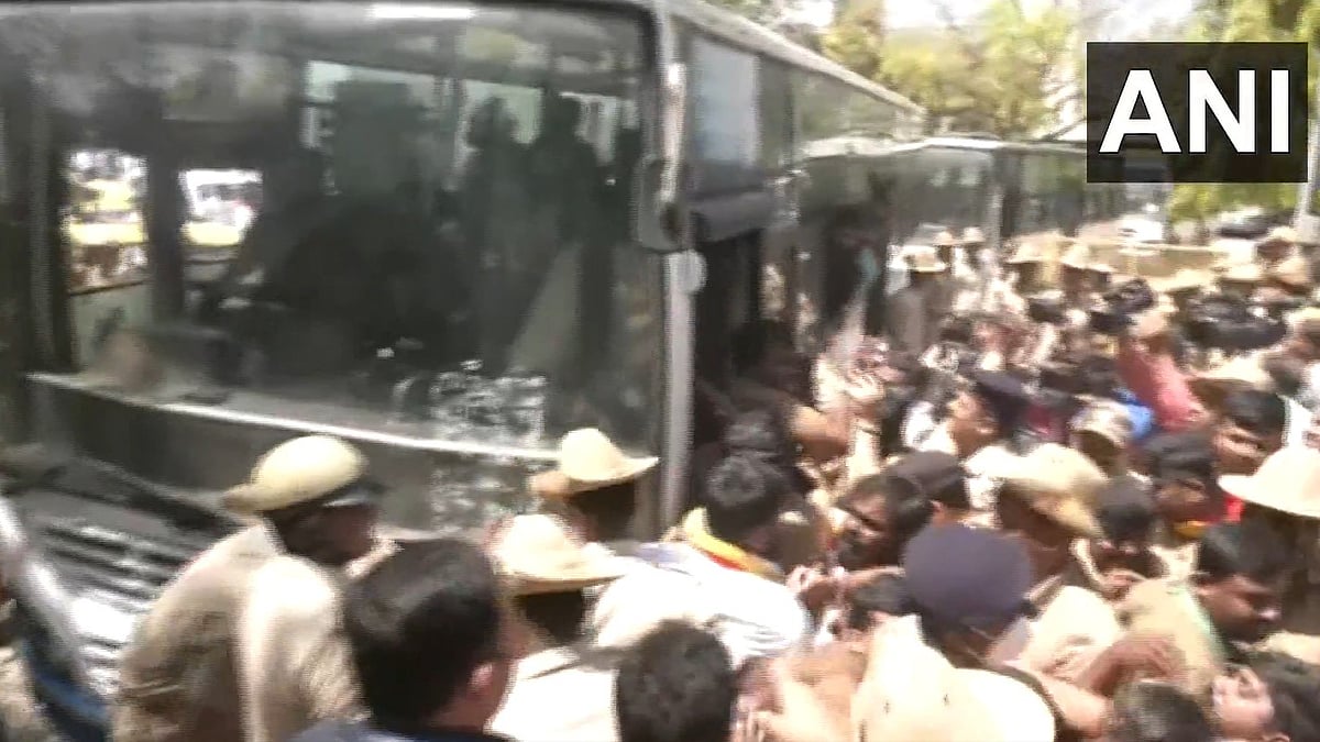 Bengaluru police detain autorickshaw drivers in protest against bike taxi services; watch video