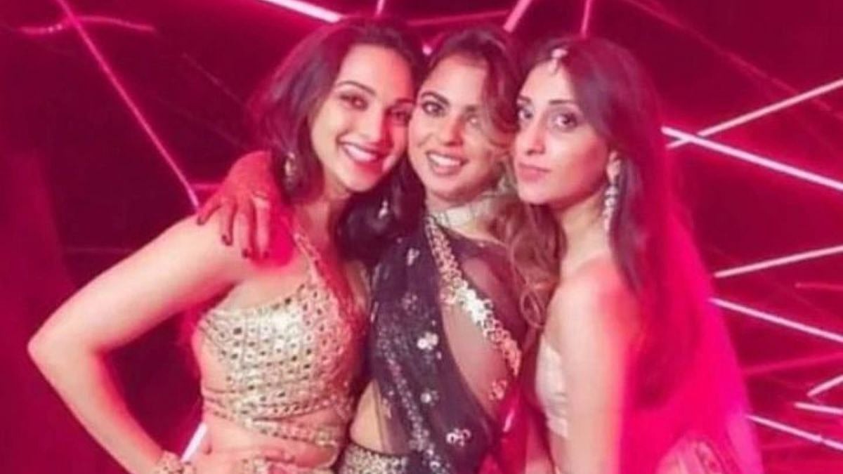 Photo: Isha Ambani turns bridesmaid for Kiara Advani in UNSEEN pic from sangeet night with Sidharth...