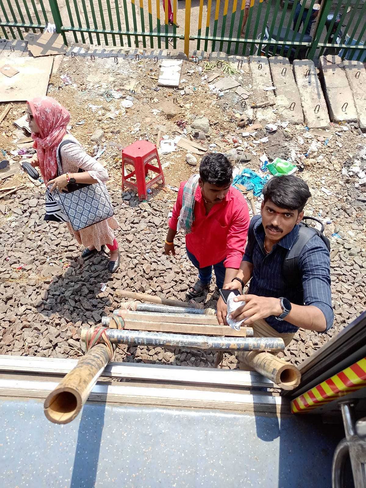 Passengers used ladder to alight
