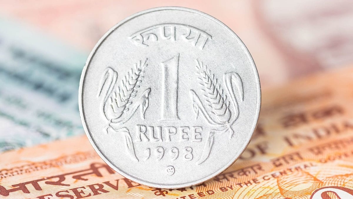 Rupee Falls To 92 Against Dollar, Imports & Foreign Spending Get Costlier While Exporters See Relief 