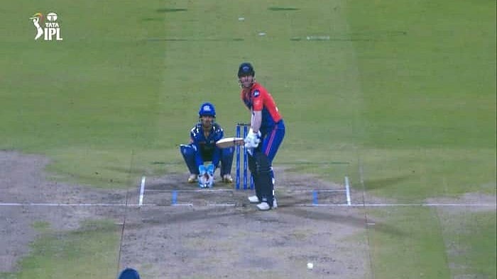 Watch: David Warner switches to right handed stance mid game on free hit, see what happens next 