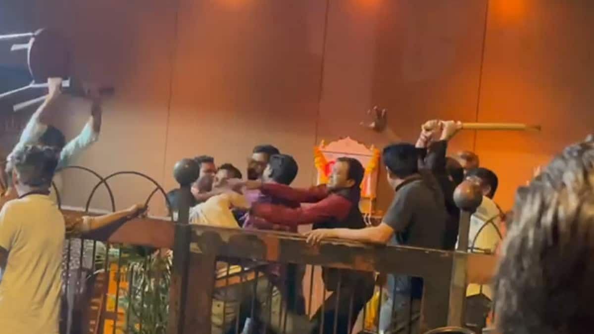 WATCH: Bar fight involving punches, chairs breaks out between staff ...