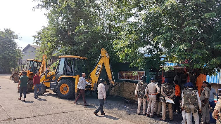 MP: Admin frees MPSIDC land of encroachment in Mhow