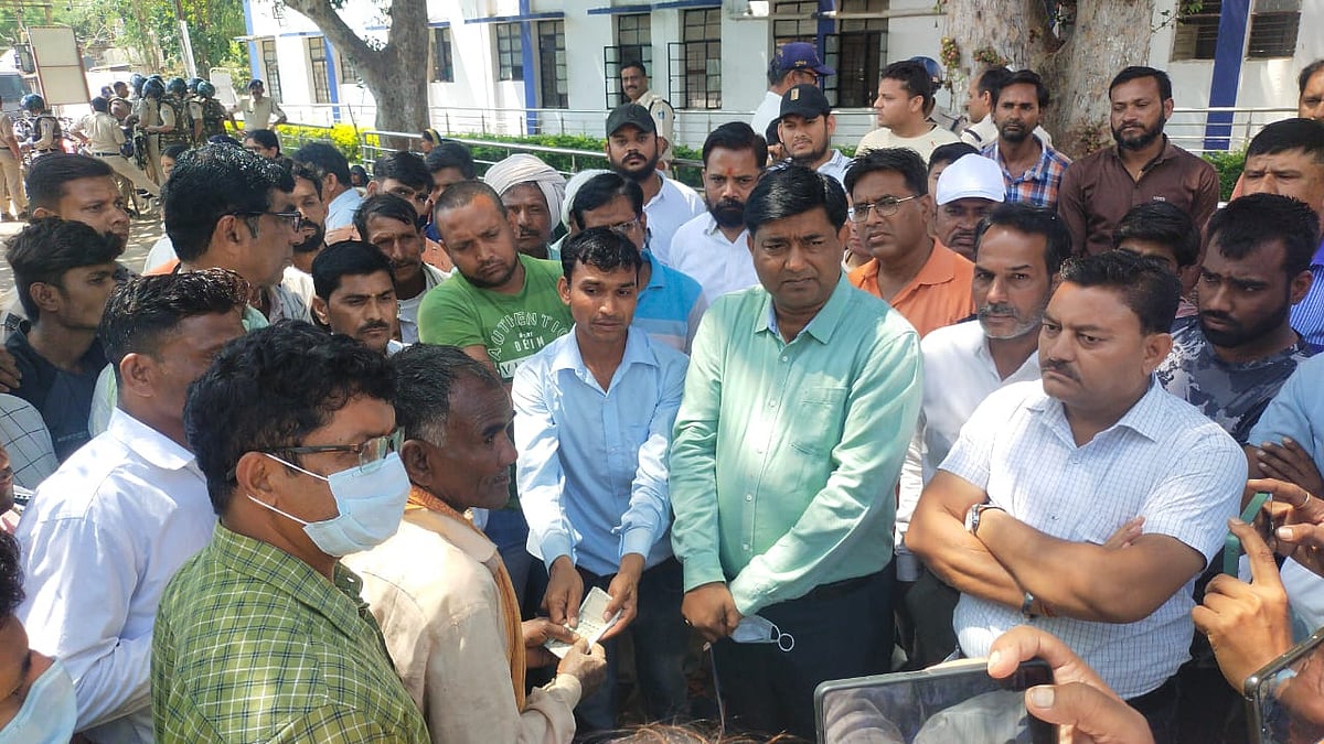 Madhya Pradesh: Deceased power dept employee kin gets financial assistance in Khargone