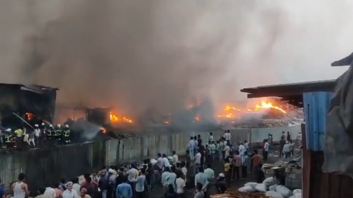 Mumbai: Massive fire breaks out at scrap compound in Mankhurd; visuals surface