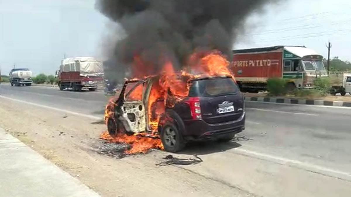 ON CAMERA: Car turns to ashes during test drive on MP road; 2 see narrow escape