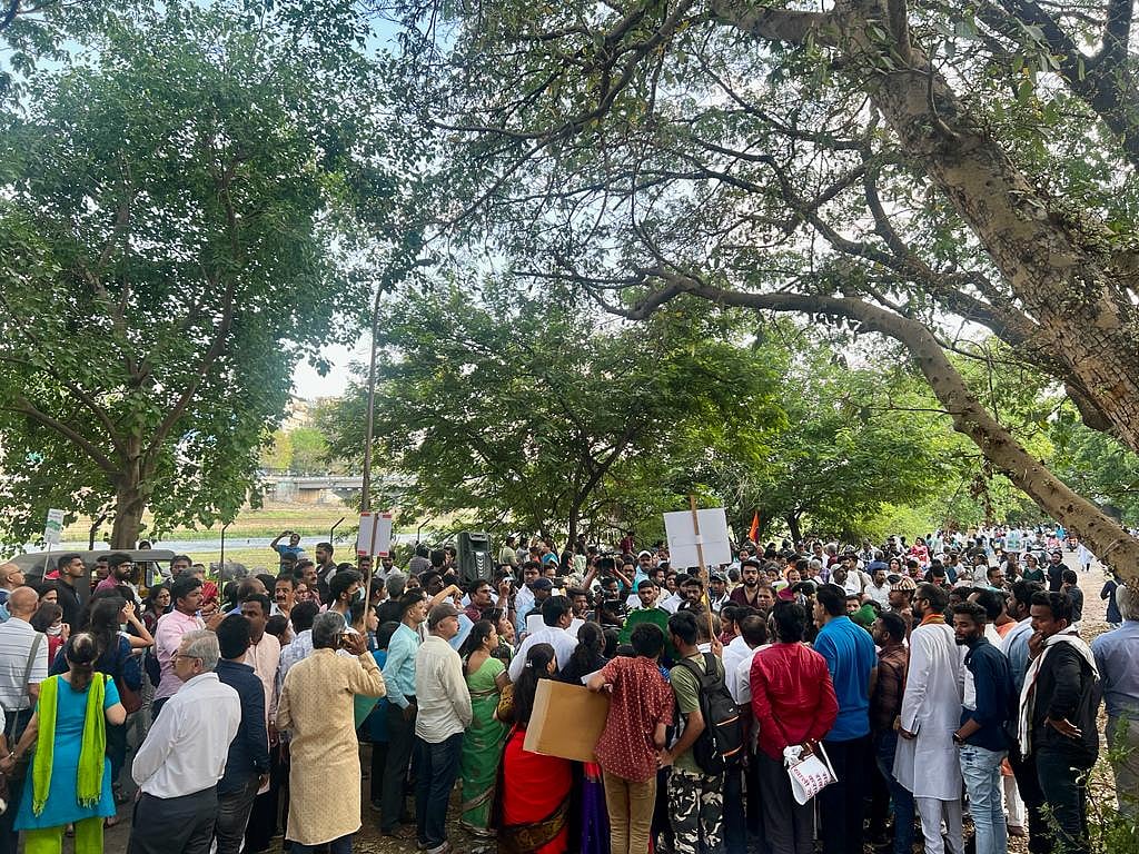 Pune: Green activists stage `Chipko' agitation to protest tree cutting for riverfront development 