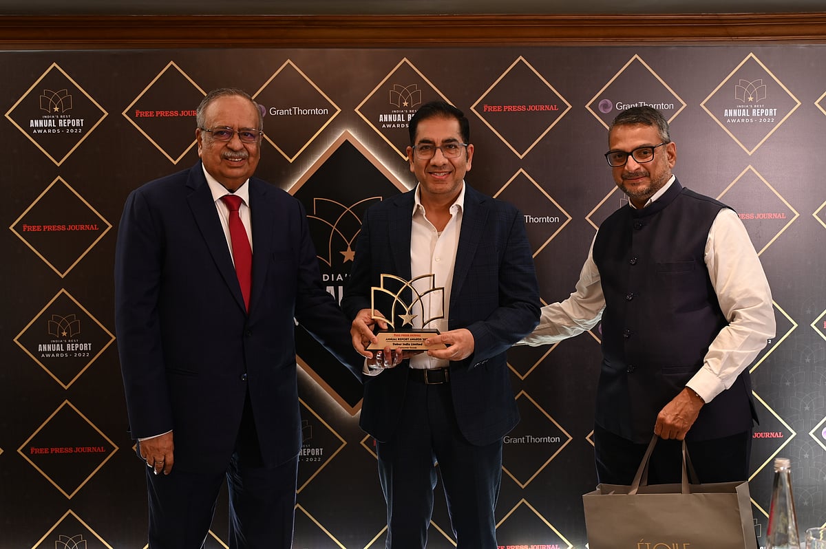 On behalf of Dabur India, Mohit Malhotra, Chief Executive Officer receives the award