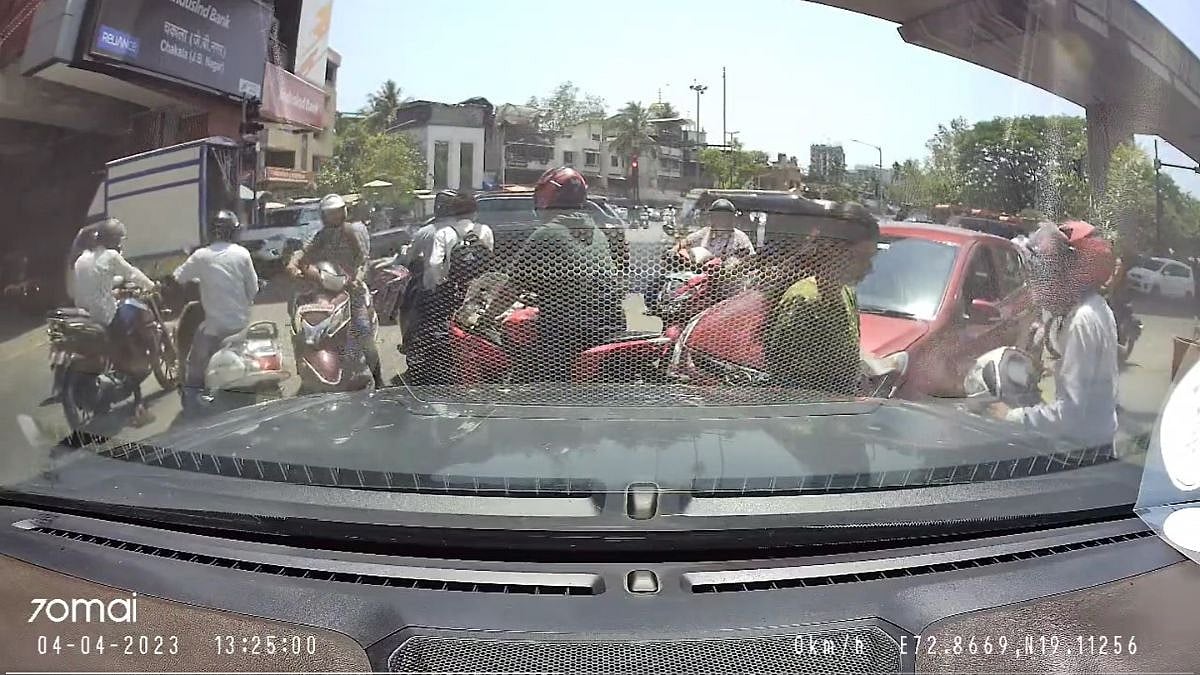 Mumbai: Wrong-side driving causes traffic snarls at Chakala metro junction; watch video