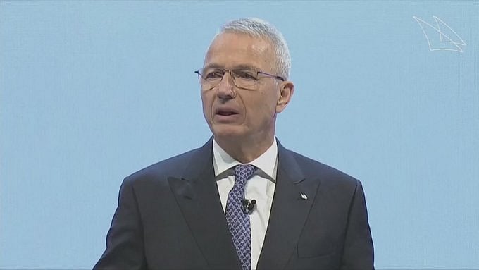Credit Suisse Chairman apologises to angry shareholders at 167-year-old bank's last AGM