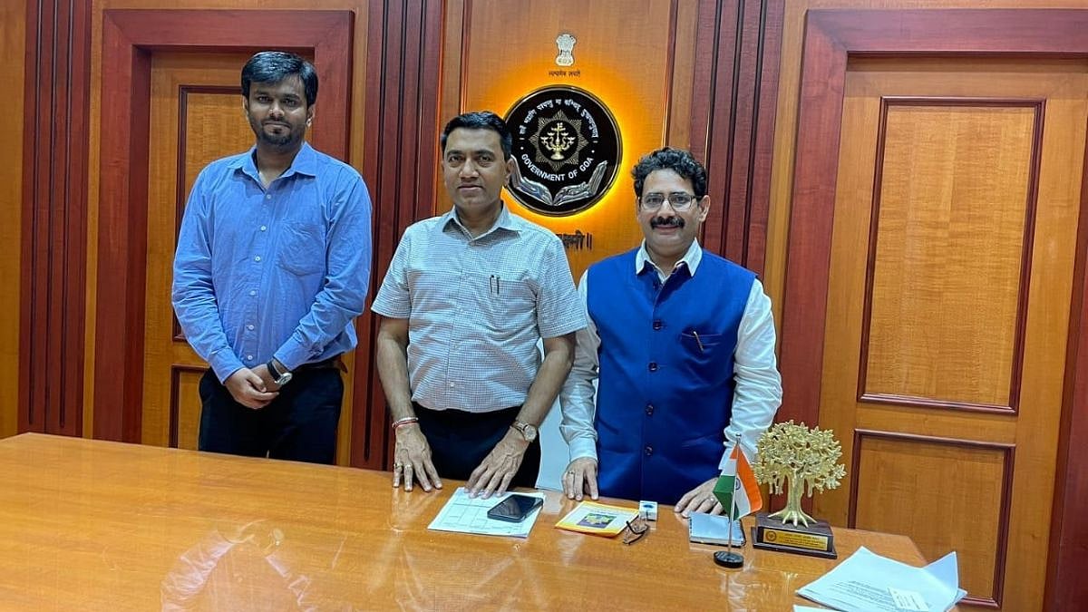 Goa: UIDAI deputy director general meets CM Pramod Sawant, discuss document update campaign
