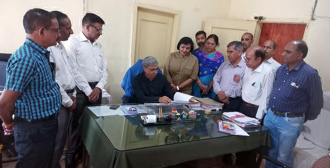 Ujjain: Co-op employees seek redressal