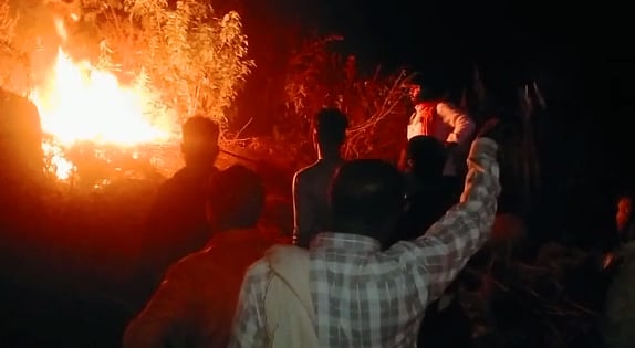 MP: Massive fire breaks out at Jabalpur's Devtal hill on Tuesday night, flames still on
