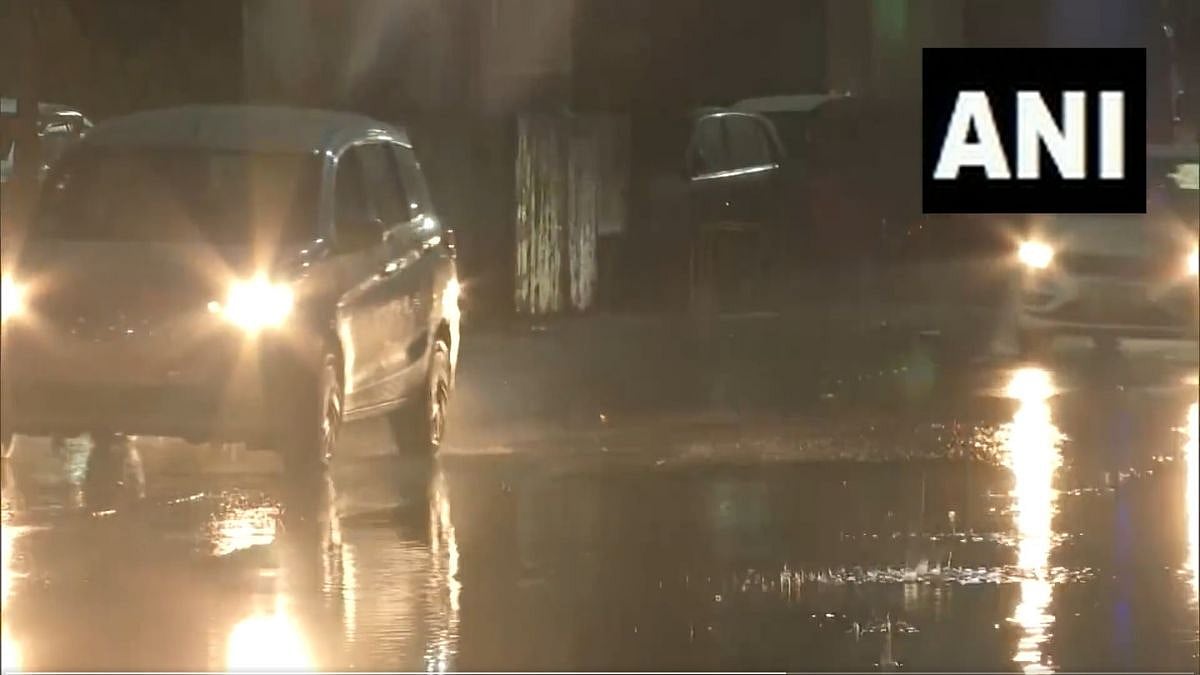 WATCH: Unseasonal rain causes waterlogging in parts of Mumbai; Western Express Highway, JVLR flooded