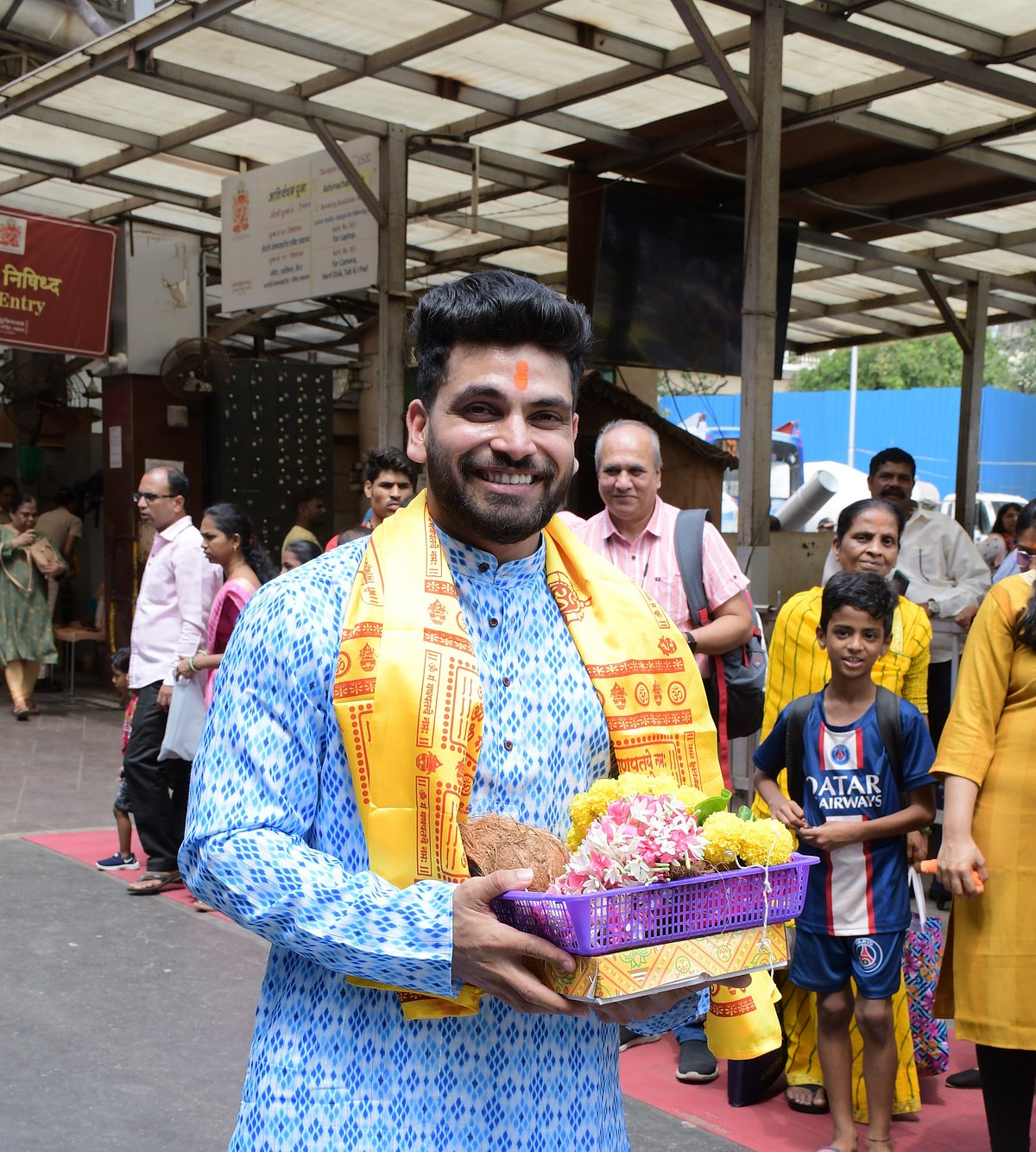 Bigg Boss 16 runner-up Shiv Thakare visits Siddhivinayak temple in Mumbai