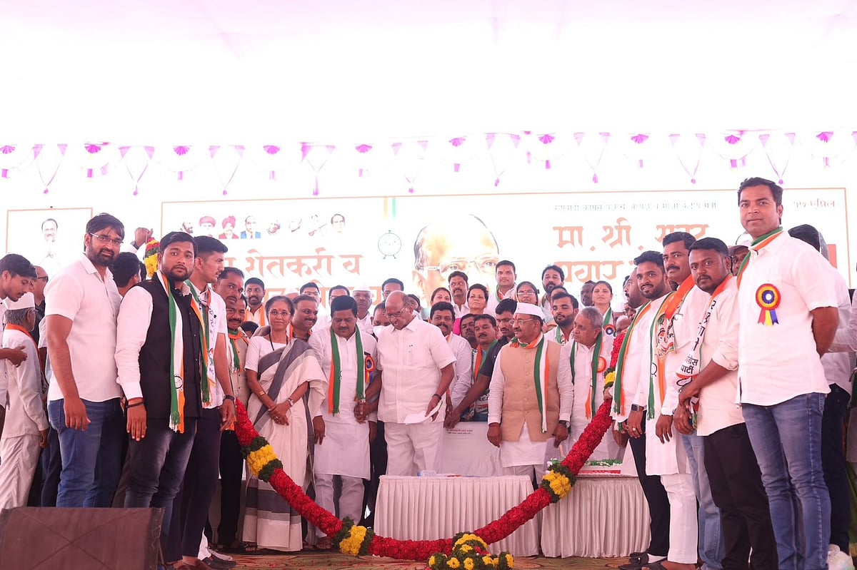 Pune: Sule, Sharad Pawar attend farmers' congregation at Purandar