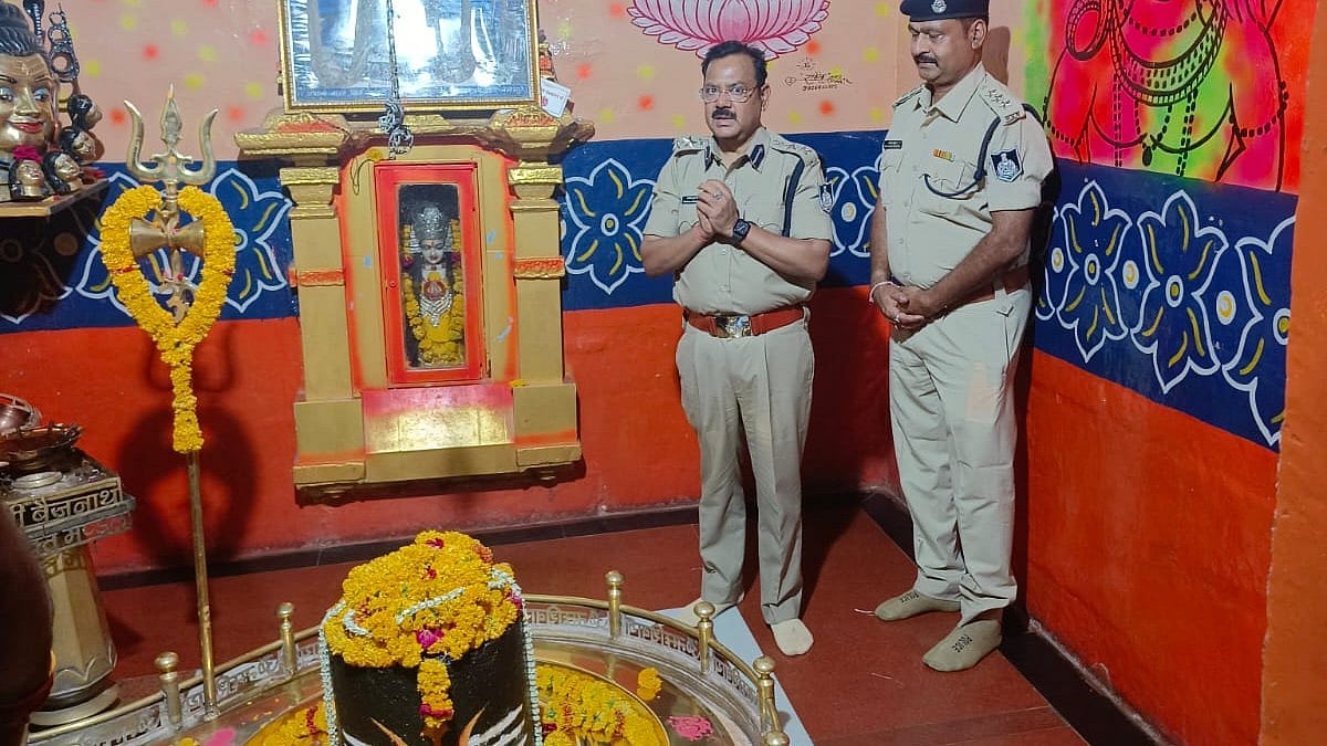 Madhya Pradesh: SP reviews law and order during Badnawar visit