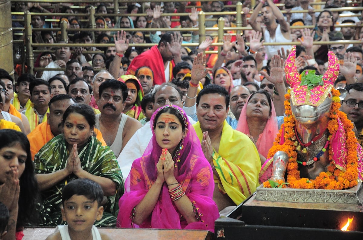 Madhya Pradesh: Bolly diva Sara Ali meditates at Nandi Hall in Ujjain