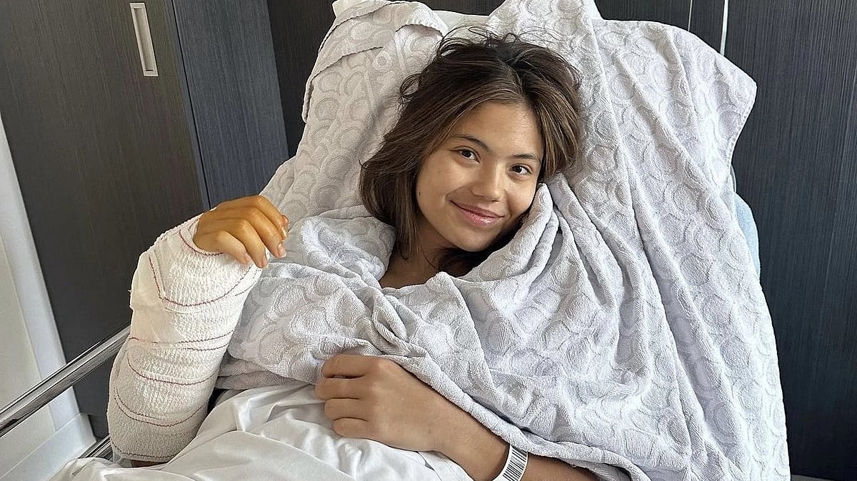 2021 US Open champion Emma Raducanu undergoes surgery in both hands set to miss Roland Garros &...
