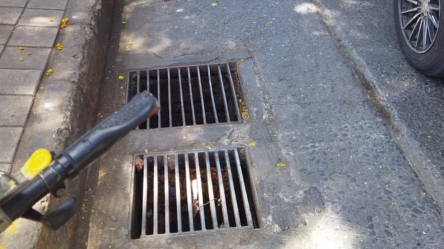 Under Lalbaug flyover