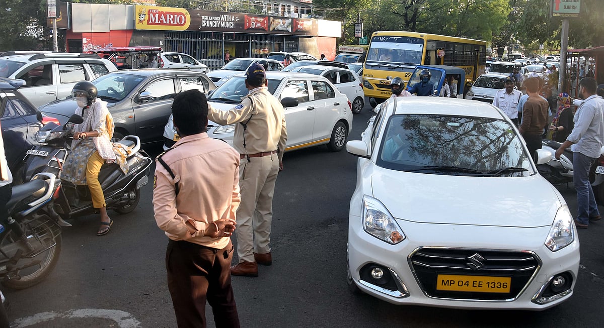 Bhopal: Police lack measures to manage traffic during peak hours