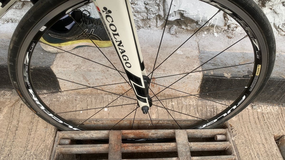 Other side of the same iron grill where accident occurred not fixed by BMC.