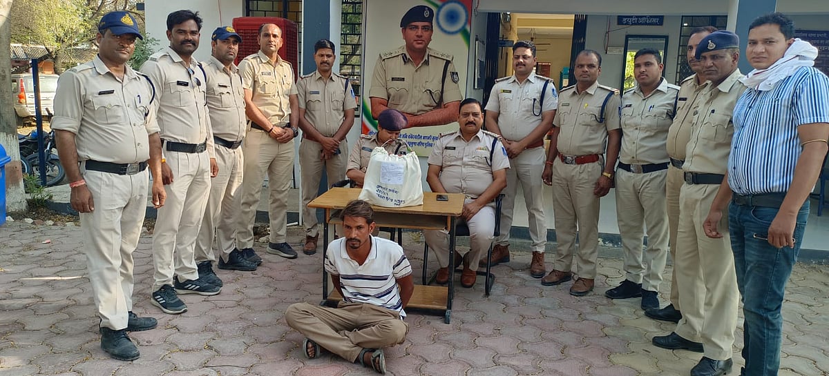 Madhya Pradesh: Ratlam man arrested with 7 kg opium worth ₹11 lakh, kin still at large