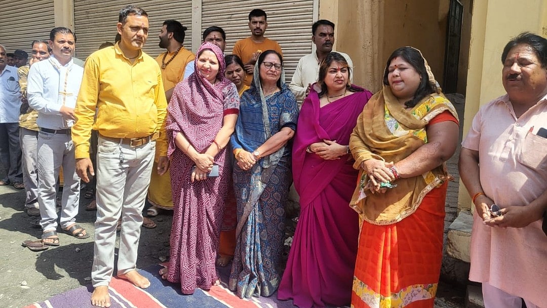 Madhya Pradesh: Ganjbasoda municipality chairman performs bhoomi pujan  of CC road construction works
