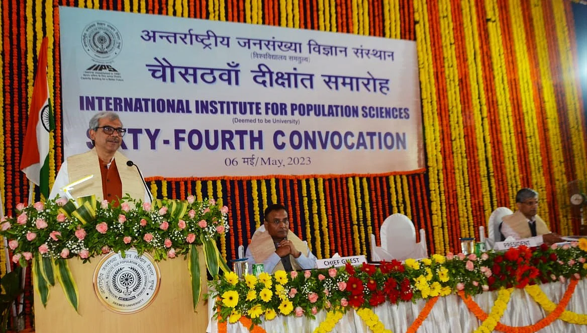 Dr. Rajiv Bahl urged the students and researchers to work towards nation-building.