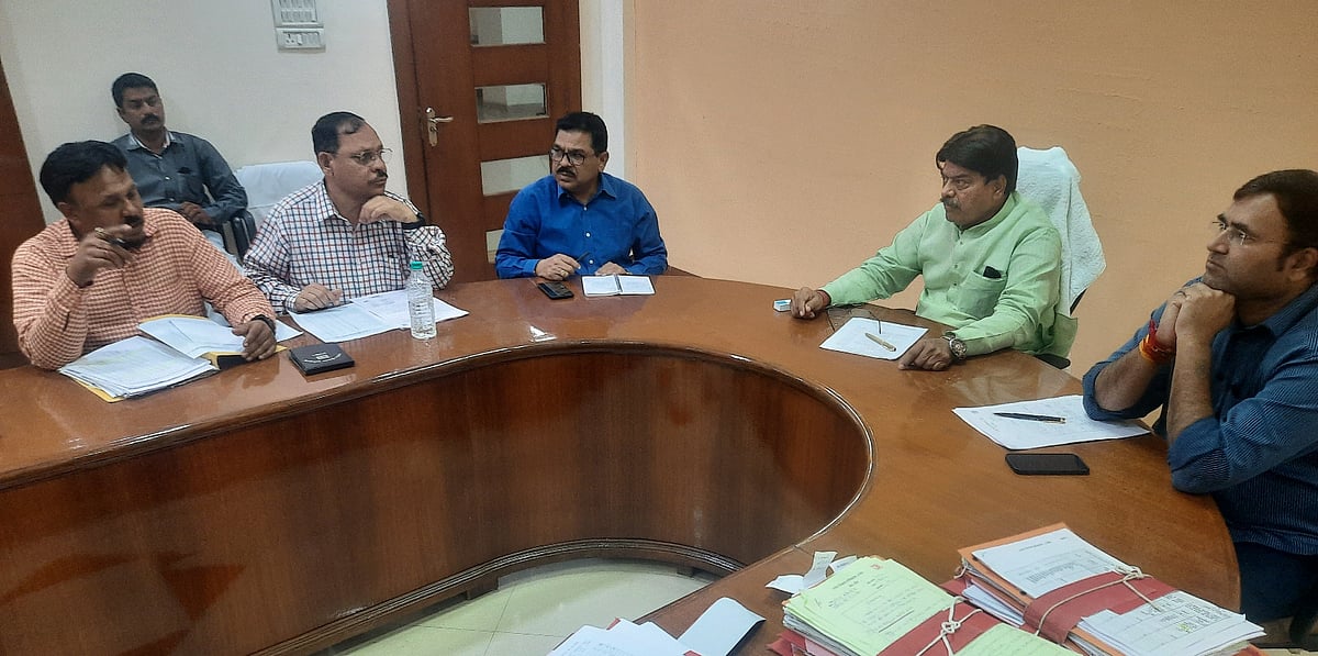 Sell out pre-built EWS buildings in Triveni Vihar on priority: UDA chief in Ujjain