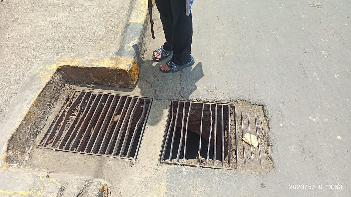 Dadabhai Road, Vile Parle