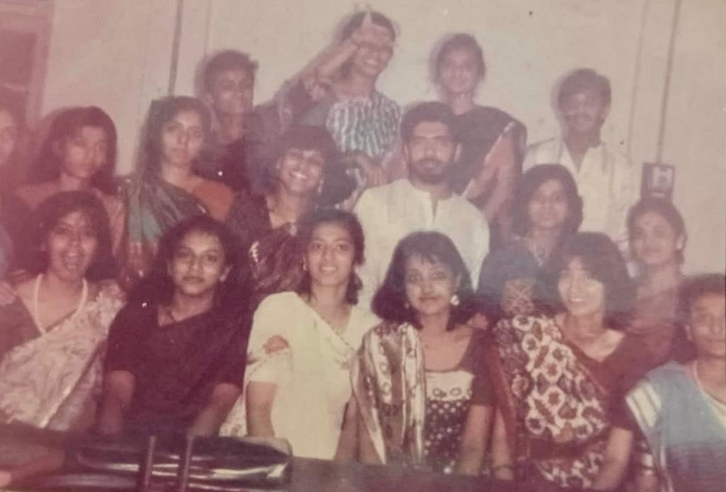 Principal Wadia (centre) with batch of 1991, Microbiology Department