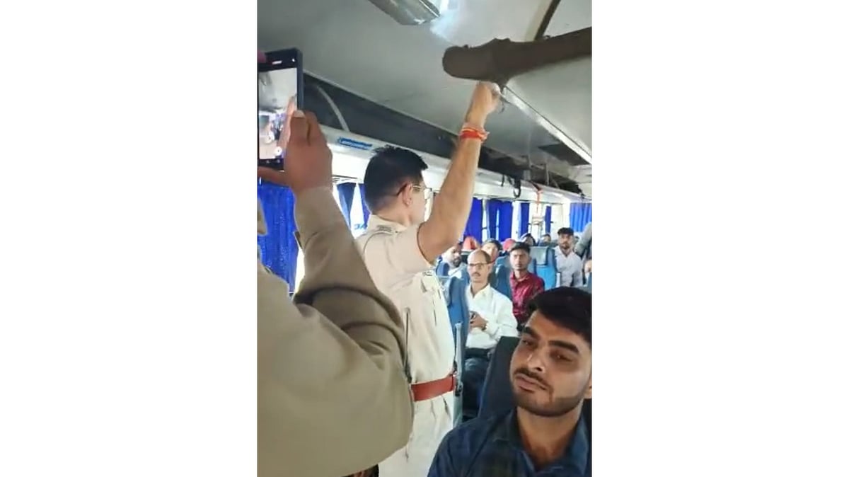 Indore: Traffic police took of passengers to know behaviour of bus drivers, conductors
