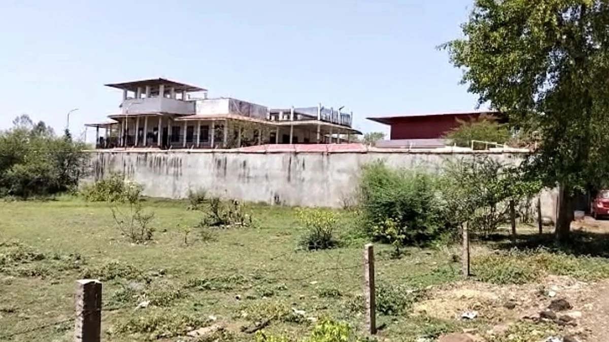 Bhopal: Giving up double salary, Meena 
joined Police Housing Corporation
