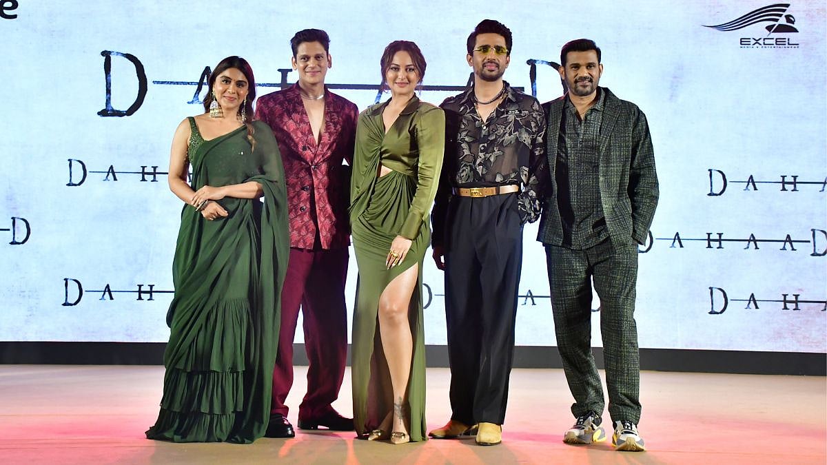 Dahaad Trailer Launch: Sonakshi Sinha stuns in olive green, Vijay, Gulshan  indulge in PDA