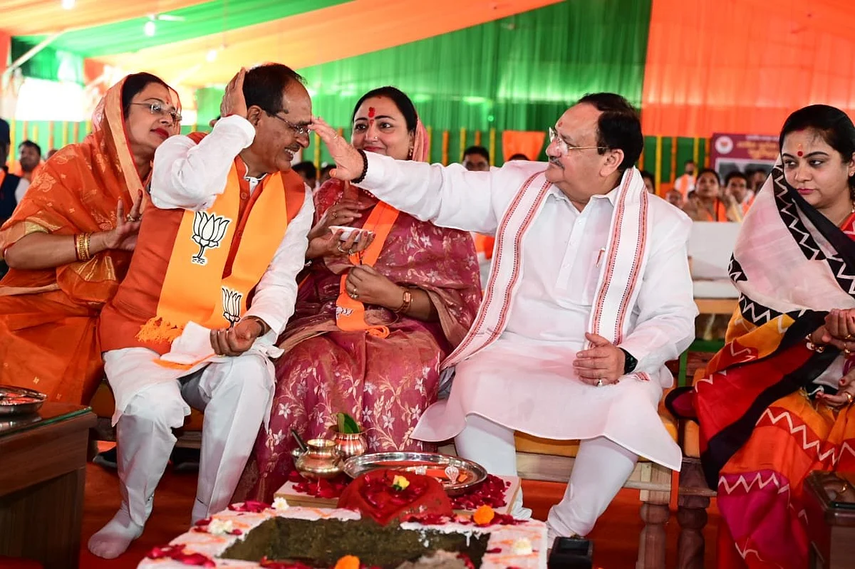 Shivraj and Sadhna during bhoomi pujan of BJP's new office in Bhopal