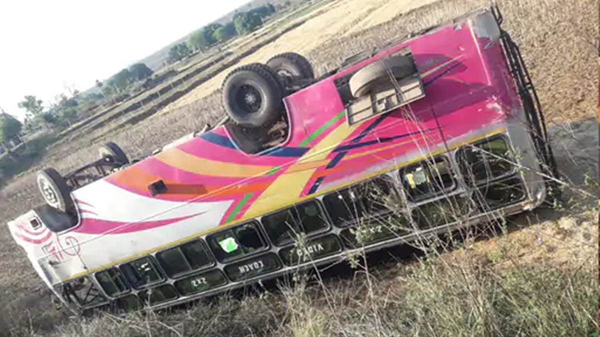 Madhya Pradesh: Over 12 passengers injured after bus overturns in Satna