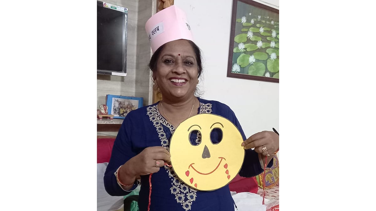 Neelu Harshe, beautician
