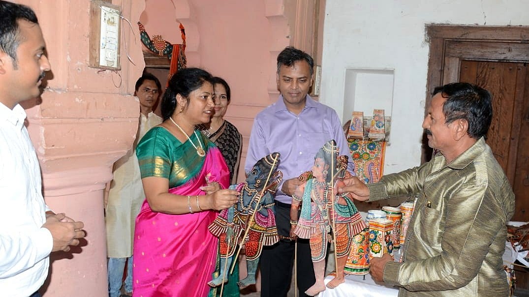 Bhopal: MP, Andhra Joint Endeavour ‘Craft Bazaar’ Begins At Gouhar Mahal
