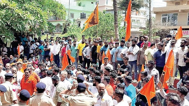 Goa: Mob Storms Calangute Panchayat, Forces Sarpanch To Withdraw Letter On Shivaji Statue