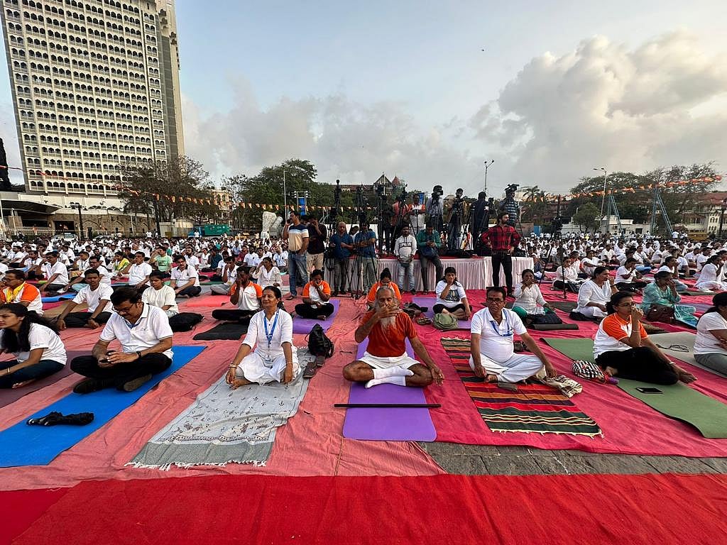 Yoga enthusiasts at the Gateway of India