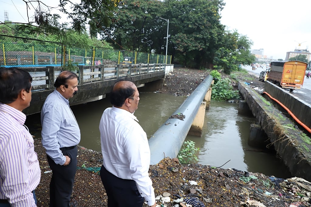 NMMC Chief taking stock of rain-affected areas